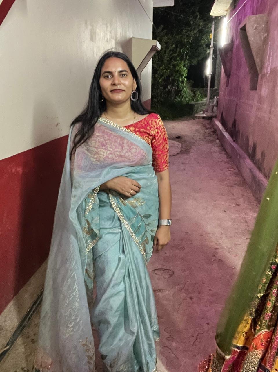 Monali Thakur - Social Media Marketing student